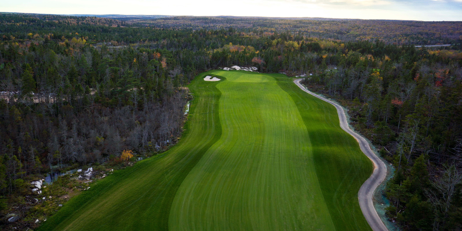 HOLE 1 - Par 4